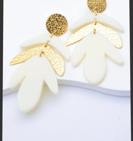 Boucles d'oreilles fleur colorée